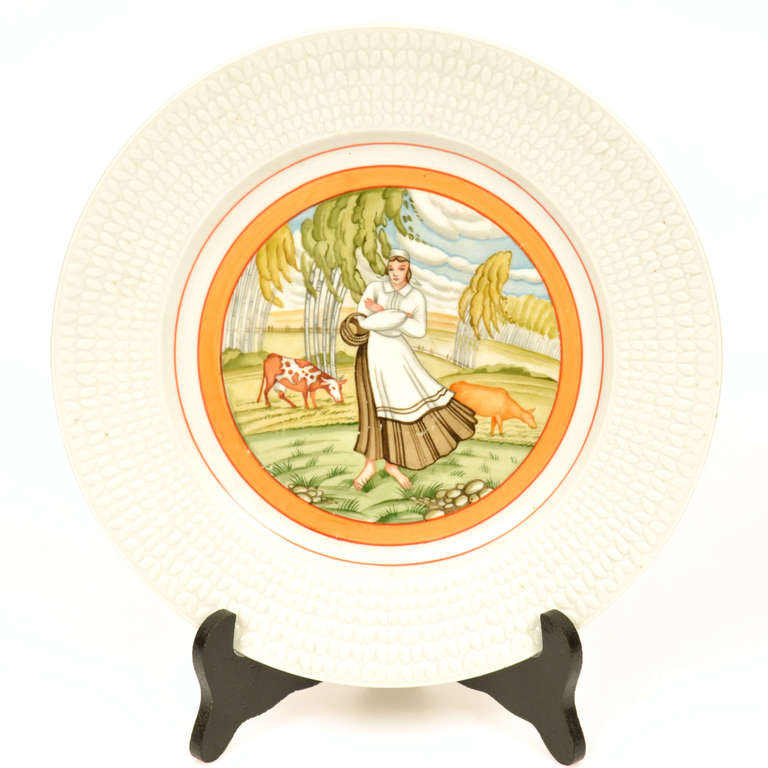 Расписная фарфоровая декоративная тарелка