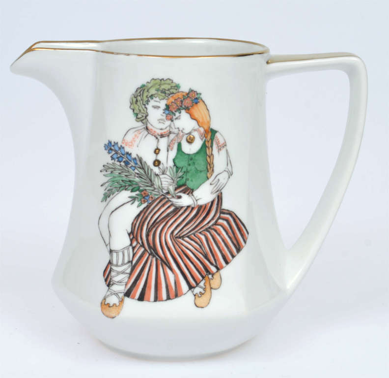 Porcelain milk mug 