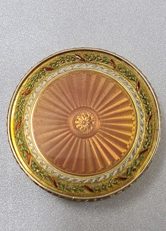 Gold powder case with enamel