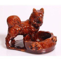 Керамишеская миска с фигуркой собаки
