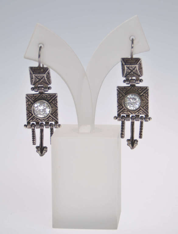 Silver earrings with stone