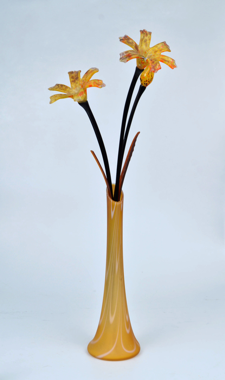 Glass vase with decorative glass flowers