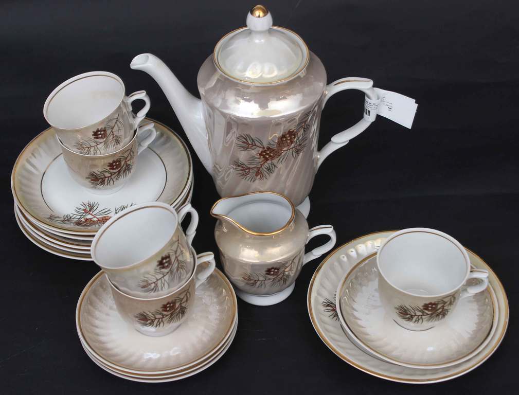 Porcelain set for 6 persons (incomplete) 