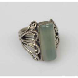 Silver Art Nouveau ring with agate