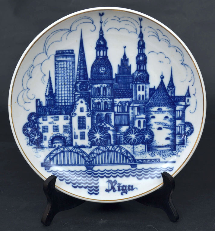 Porcelain plate with views of Riga