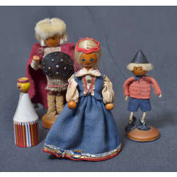 Wooden dolls with a folk motif