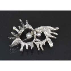 Silver Art Nouveau brooch with pearls