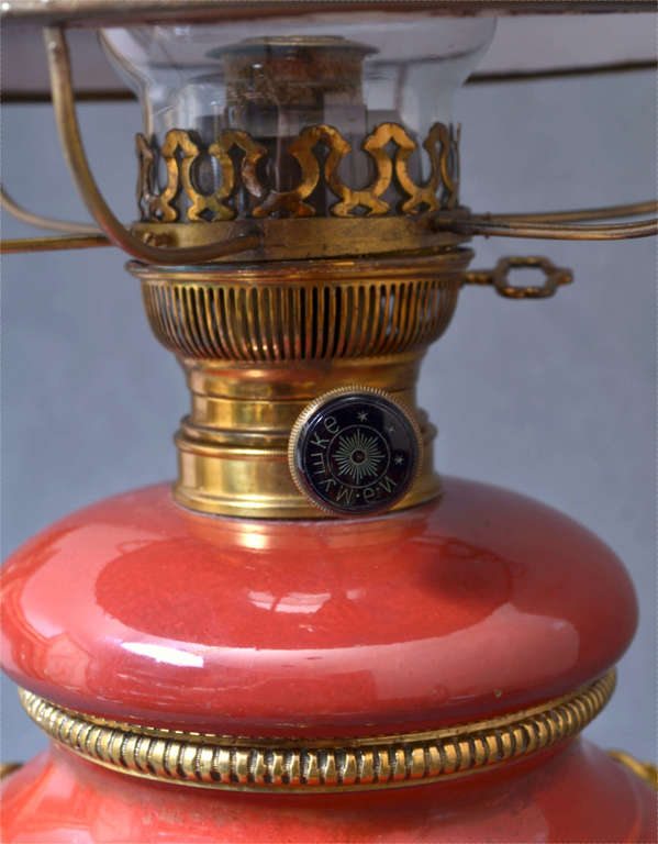 Porcelain kerosene lamp with bronze finish