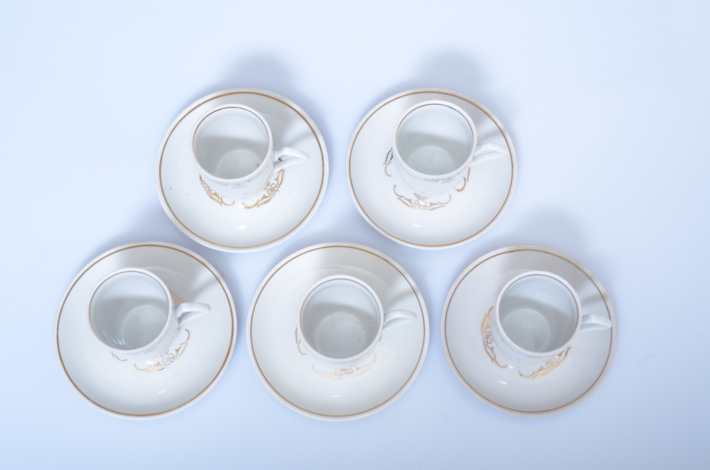 Porcelain espresso cups and saucers for 5 people