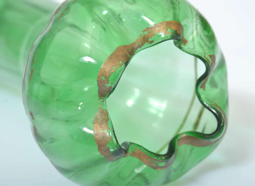 Zaļā stikla vāze 