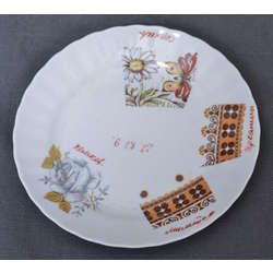 Porcelain decorative plate 