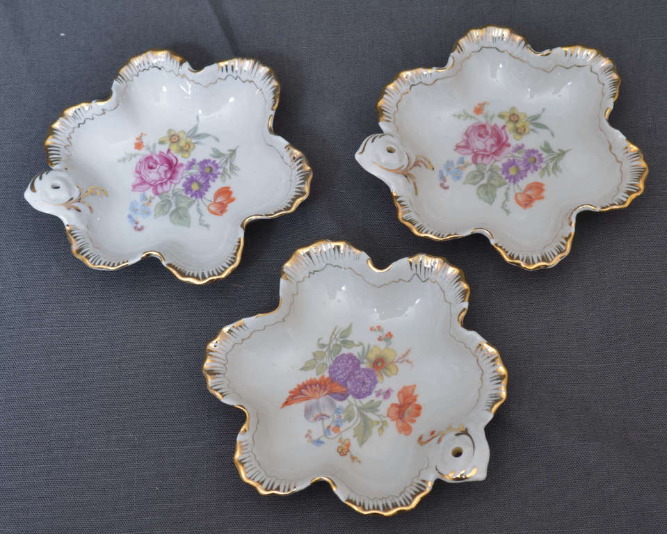 Porcelain plates 3 pcs