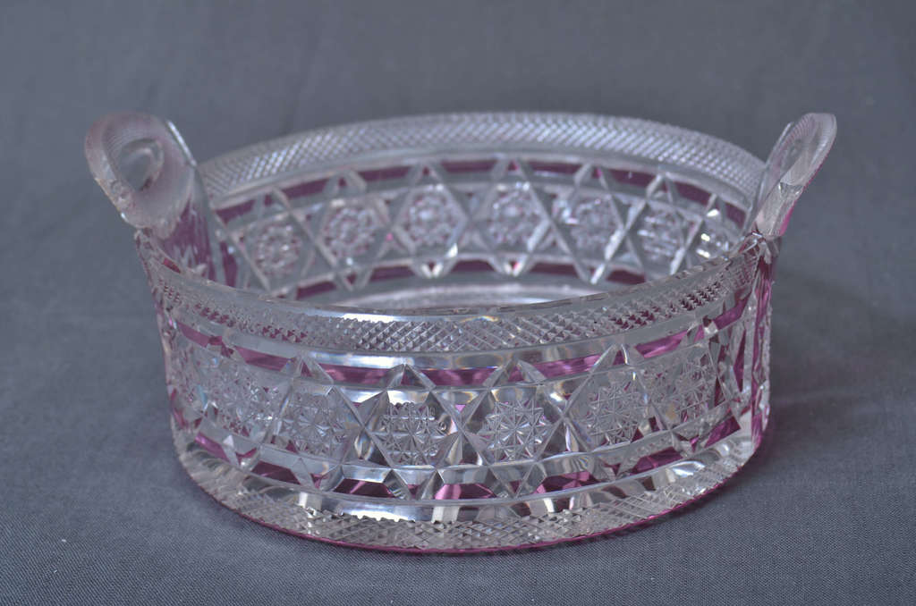 Crystal glass bowl in art deco style