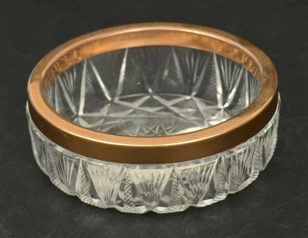 Crystal serving dish with melheor