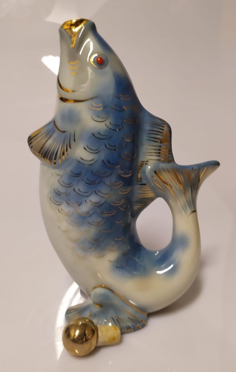 Porcelain decanter 