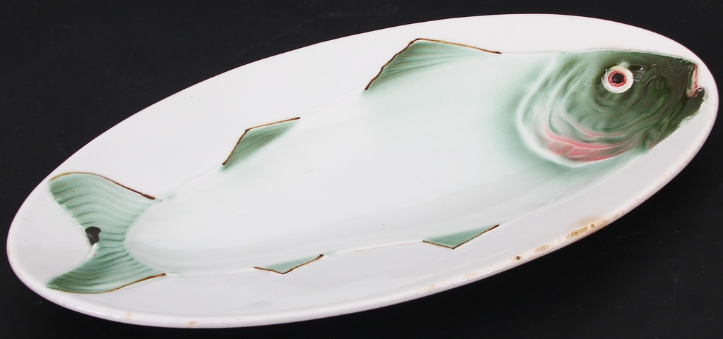 Porcelain serving plate 