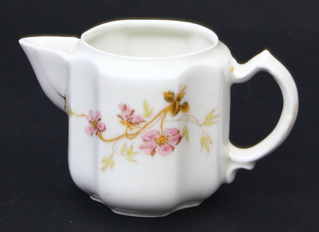 Porcelain milk bowl / cream jug