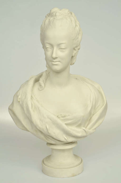 Chest sculpture ''Maria Antoinette''