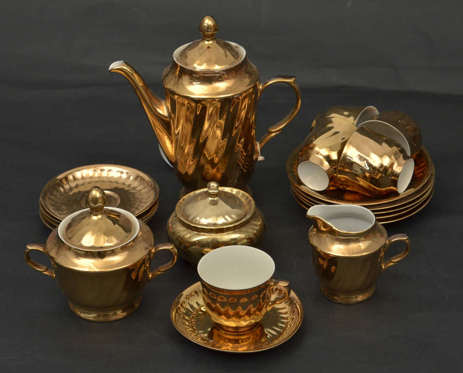 Porcelain set 