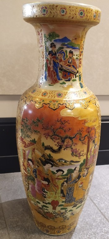 Большая китайская ваза