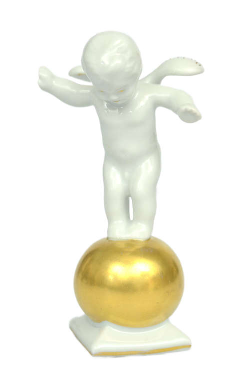 Porcelāna figūriņa ''Eņģelis uz zelta bumbas''