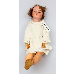 Кукла с фарфоровой головой