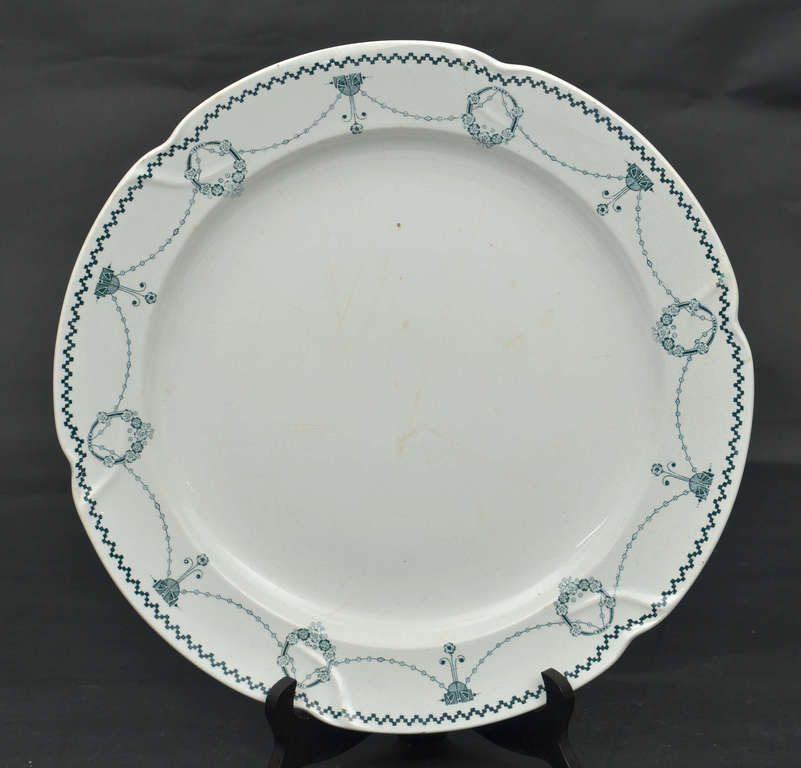 Painted faience plate