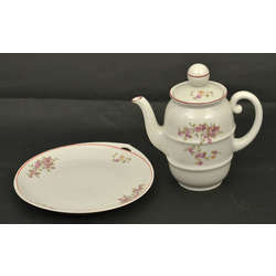 Porcelain jug with serving plate