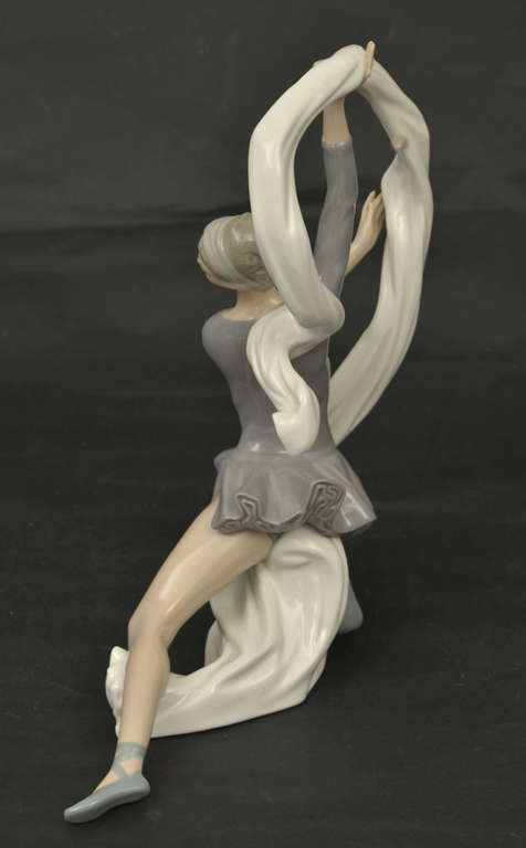 Porcelain figure 