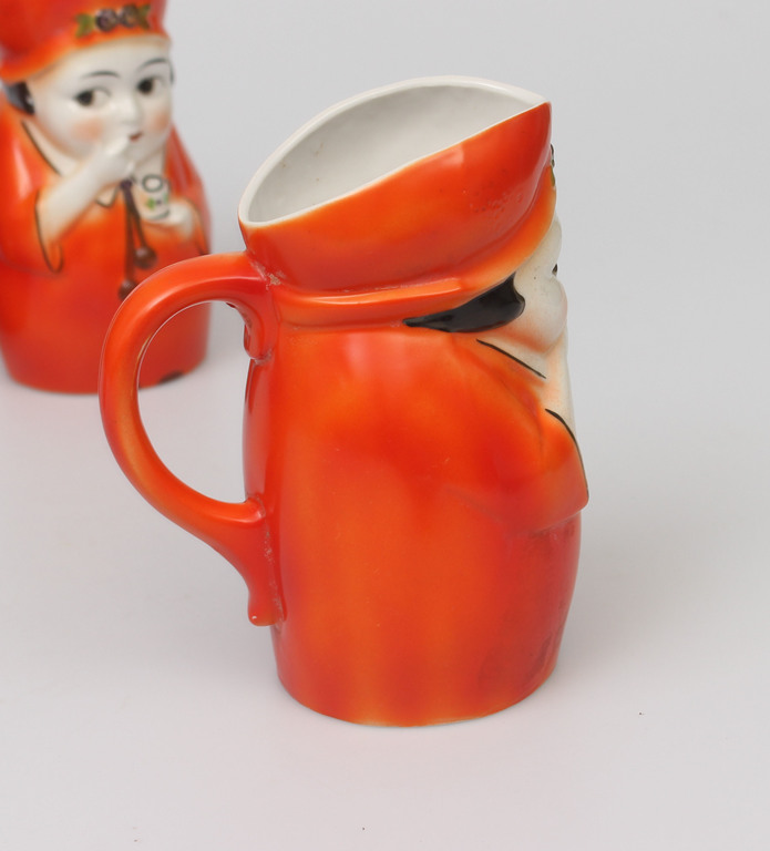 Porcelain milk jugs 