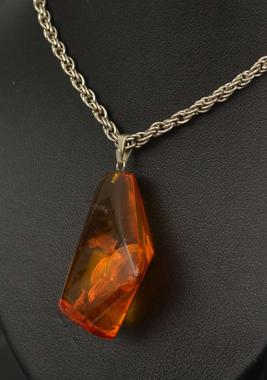 Amber pendant with chain