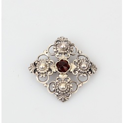 Silver Art Nouveau brooch with garnet?