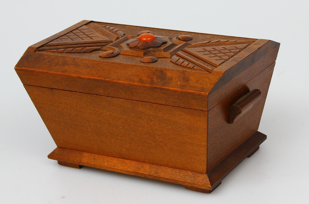 Wooden case/box withsome amber