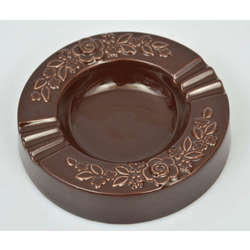 Ceramic ashtray with ornament