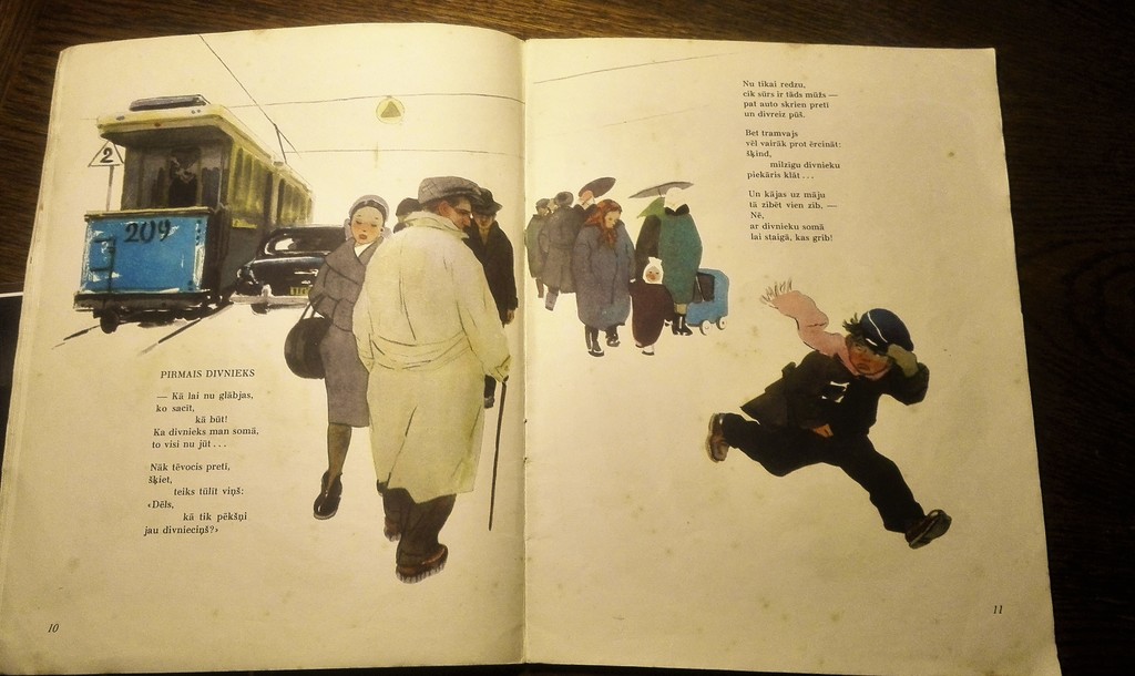 Pirmklasnieki. V. Lukss, Felicitas Pauļukas ilustrācijas, Latvijas valsts izdevniecība, Rīga, 1956. 29 x 22 cm
