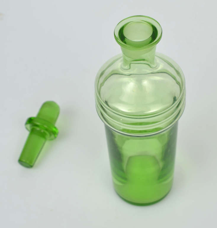 Графин из зеленого стекла с 6 стаканами
