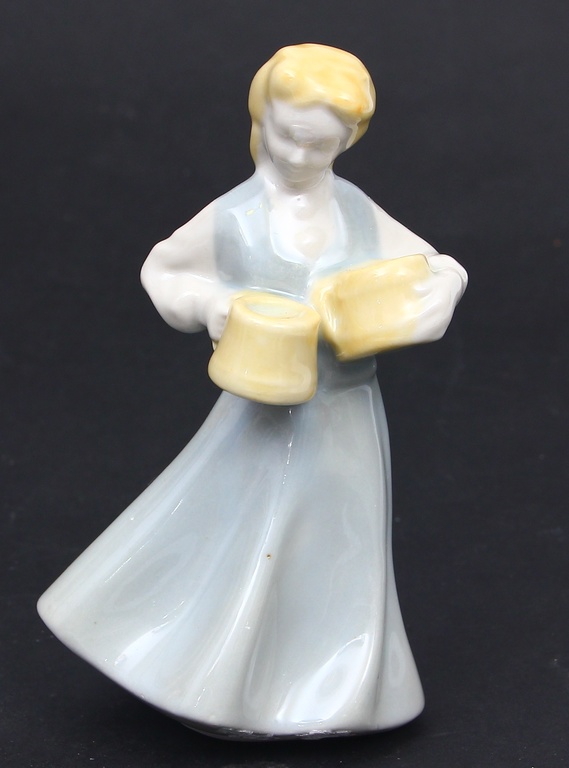 Porcelain figure 