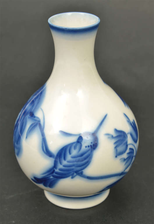Фарфоровая ваза с кобальтом