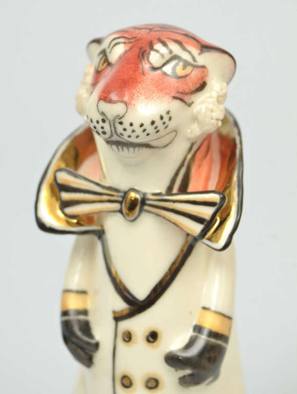 Porcelain figurine 