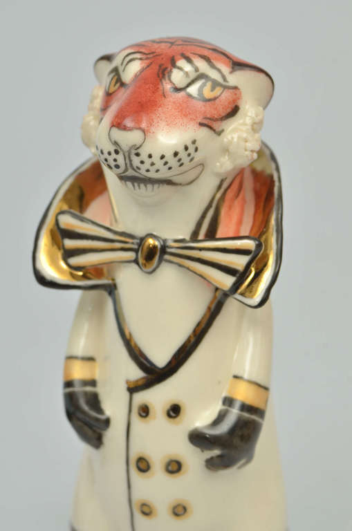 Porcelain figurine 