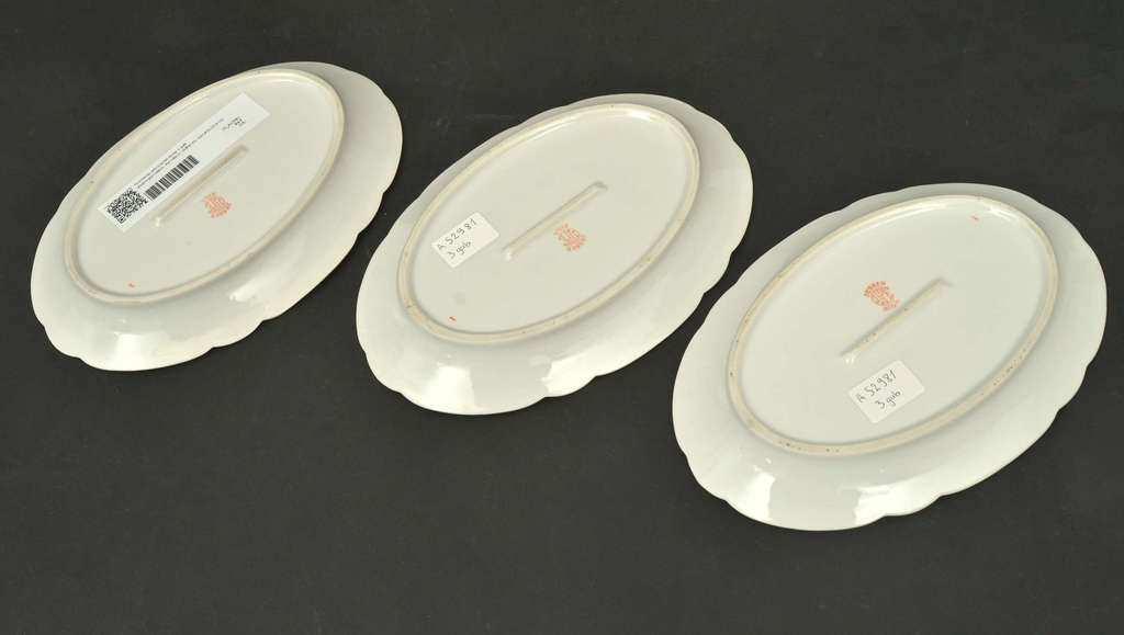 Porcelain serving plates 3 pcs