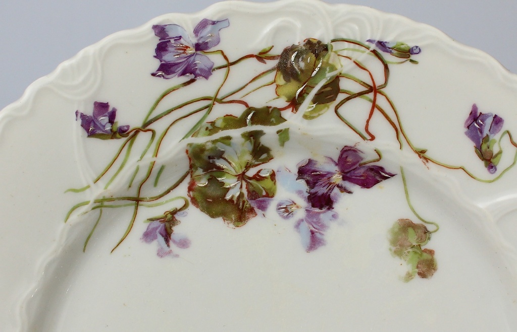 Porcelain plate 