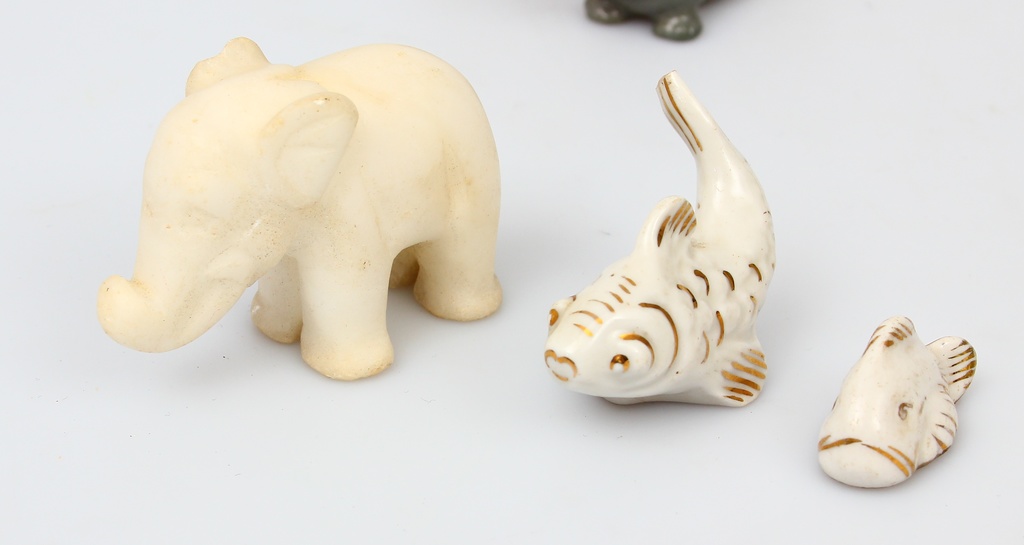 Набор различных минипластических фарфоровых фигурок + 1 каменный слон (всего 12 штук)