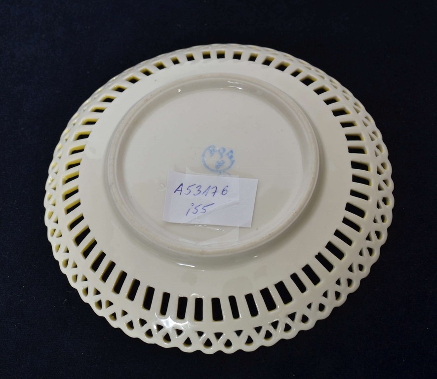 Porcelain plate