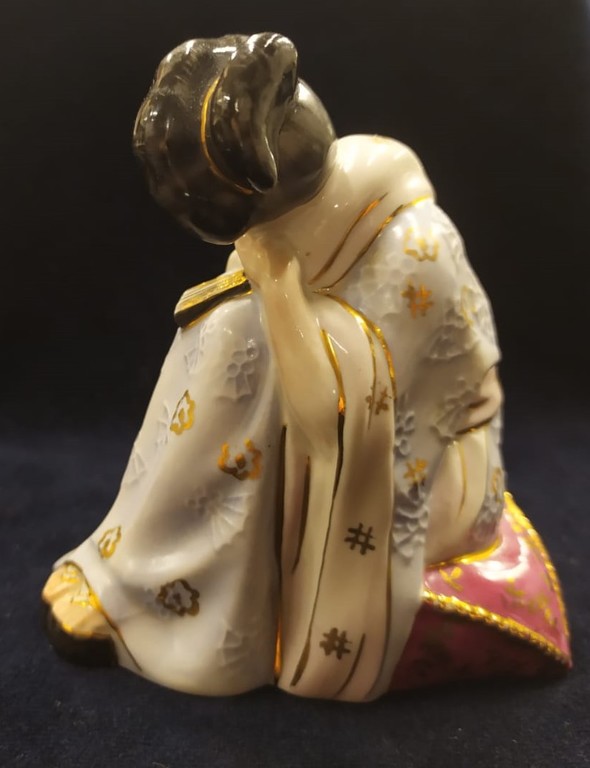 Porcelain figurine 