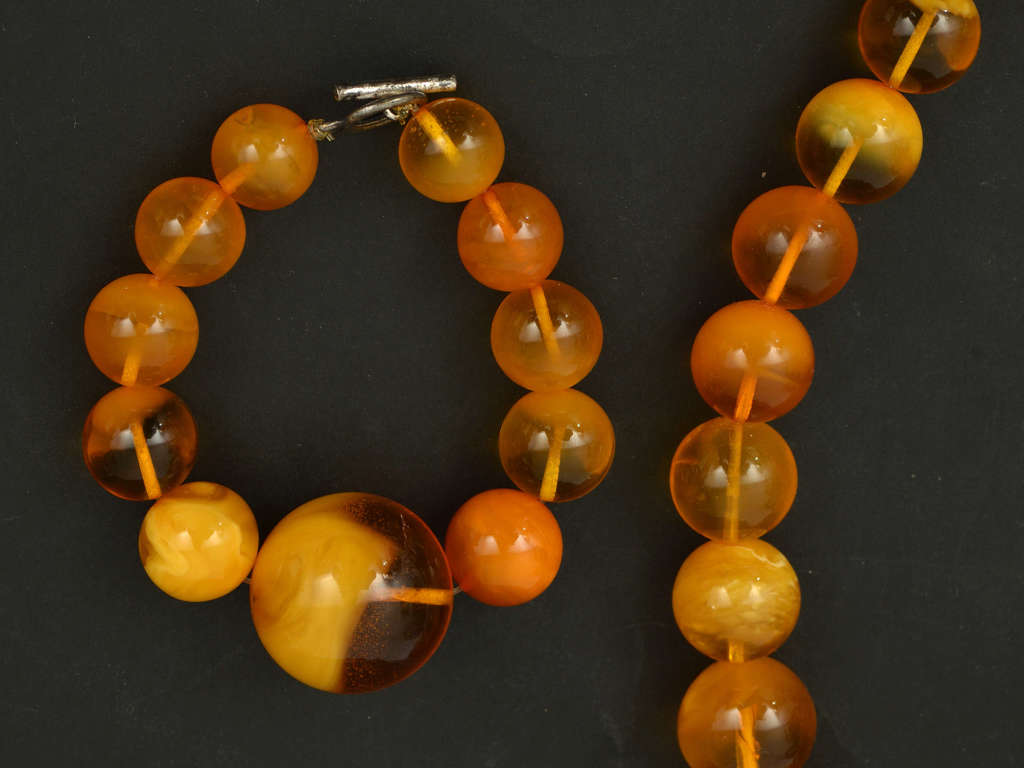 Amber necklace and bracelet