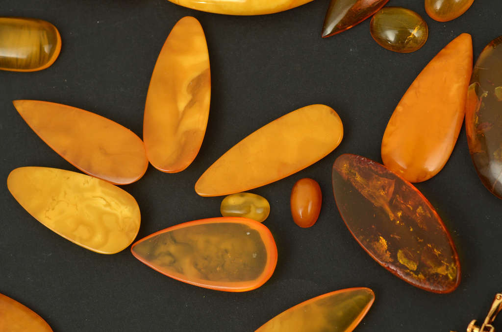 100% Natural Baltic amber 