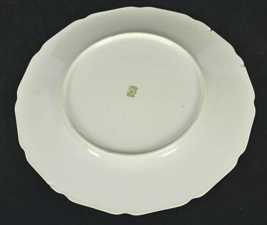 Porcelain plate