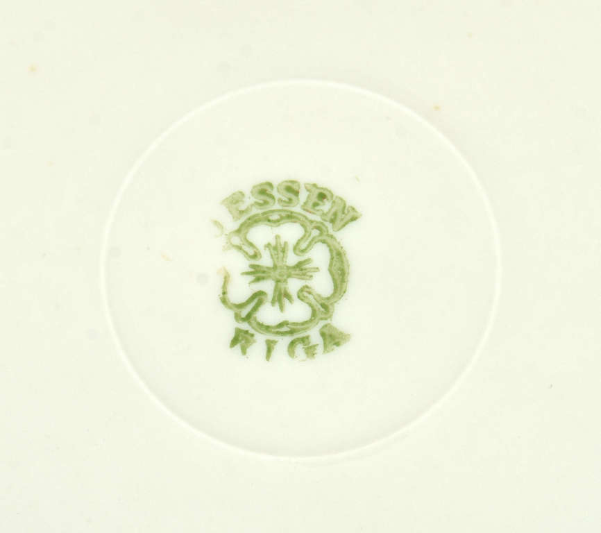 Porcelain plate