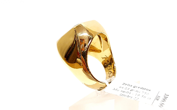 Золотое кольцо с синтетическим моазанитом